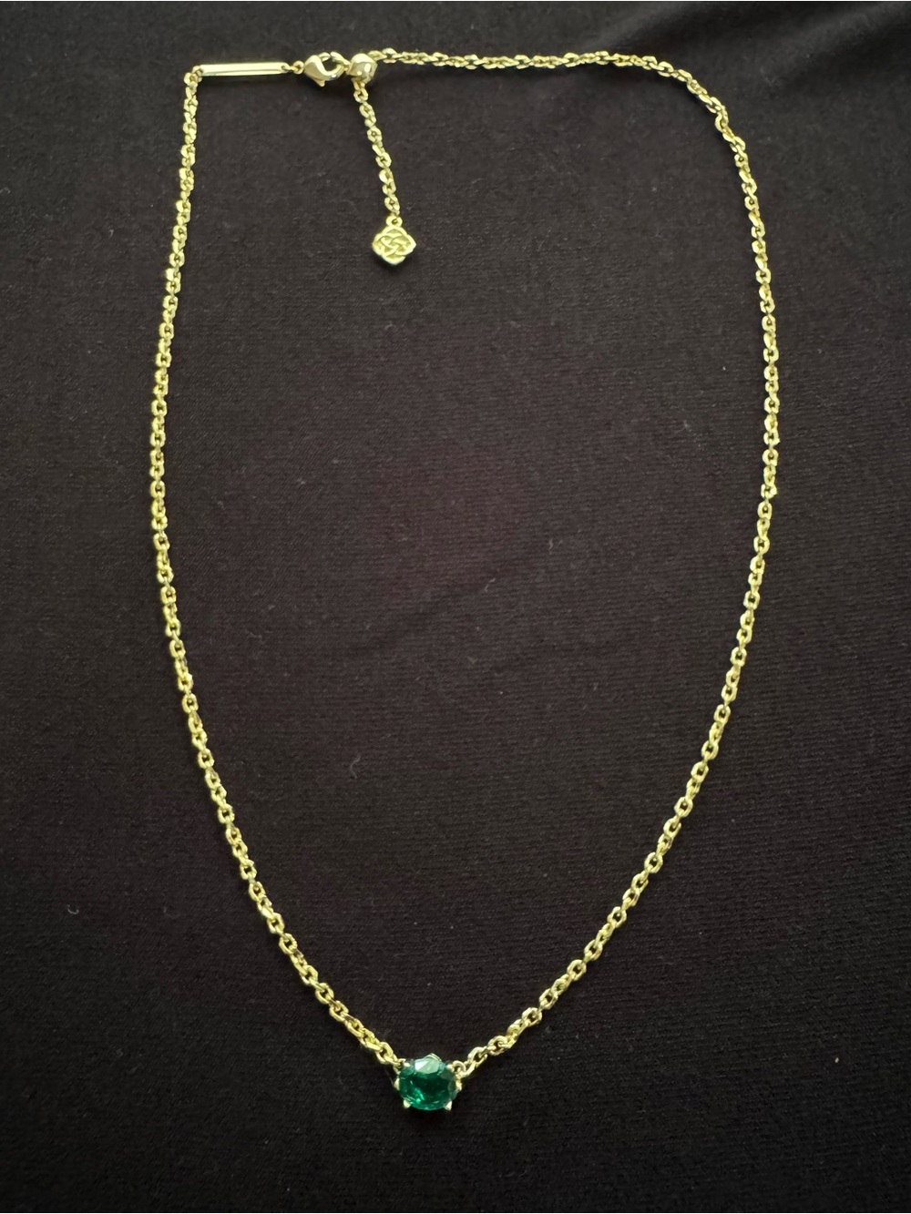 Kendra scott Gold Chain Necklace with Emerald Green Solitaire Gem